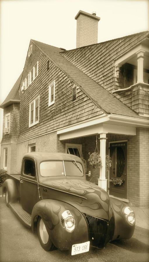 Creighton Manor Inn Bed & Breakfast Orillia Kültér fotó