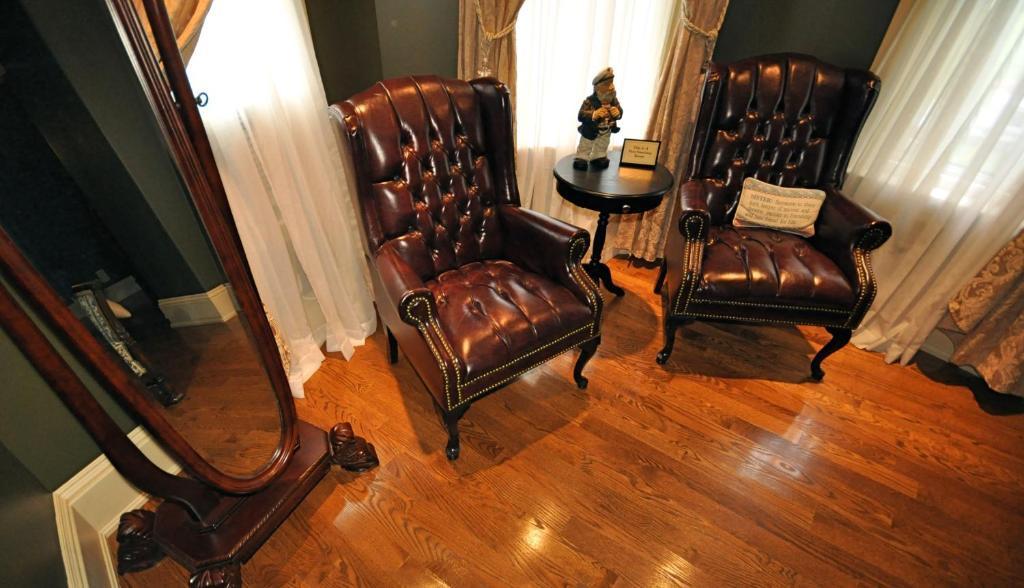Creighton Manor Inn Bed & Breakfast Orillia Kültér fotó